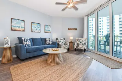 Image de Beachy Condo w/ Lagoon-Style Pool Views at The Palms of Destin! 💚☀🌴