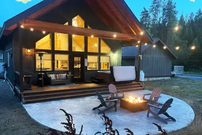 Image de Snowshoe Inn - King Master - Hot Tub - Fire Pit - Trails - Community Pool