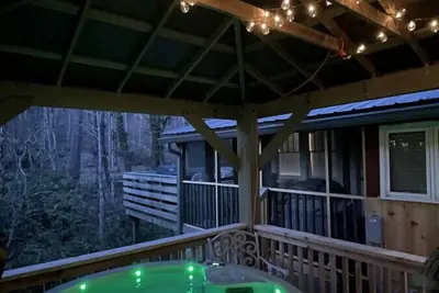 Image de Nature Lover’s Dream  Asheville Cabin w/ Creek, Hot Tub & Fire Pit