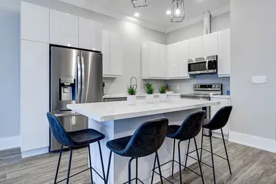 Image de New Modern Townhouse Welland