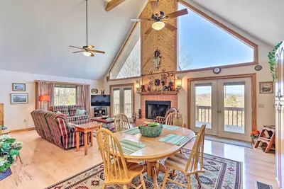 Image de Family-Friendly Murphy Cabin w/ Deck & Fire Pit!