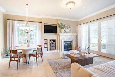Image de Luxurious condo in beautiful Lake Las Vegas - Golfing, Hiking, Swimming nearby!