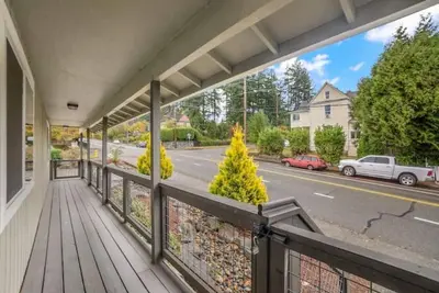 Image de Downtown delight 2bd 1bth w/ free parking onsite