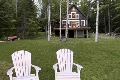 Image de Lake front cabin Direct access to Snowmobile Trails. Hiking & Local shops!