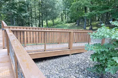 Image de Camp Creek Mountain Cabin | Rafting, Fall Views