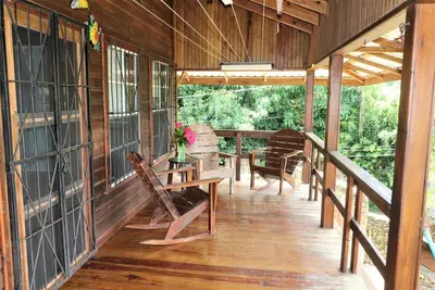 Image de Jerico Place : In Town 3 Bedroom home on a paved drive!