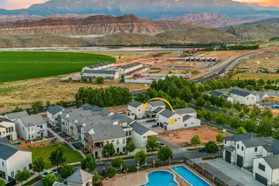 Image de Elim Valley Retreat, 2 Private Pool Neighboring Homes, 2 Spacious Kitchens, and more