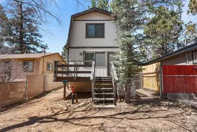 Image de Kc's Haven - Relax with the whole family at this peaceful cabin. Smart Tv, Fenced Yard