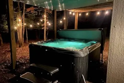 Image de Lux Mountain Home — Close to Red Rocks/Hiking: Pool Table, Hot Tub, Private Chef