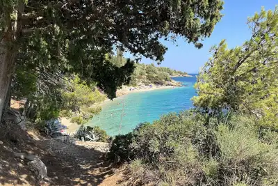 Image de Beautiful ocean and mountain views, peaceful environment and 15 min to the beach