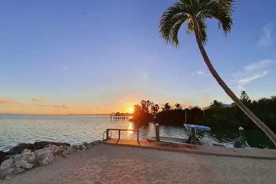 Direct Ocean Front, Beautiful Views, Close to Everything. Monthly Rentals Only