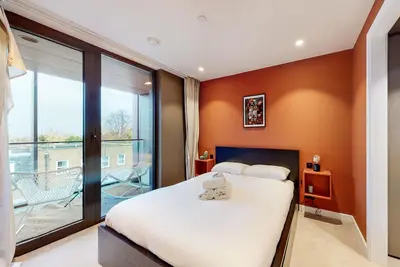 Image de Uk. Lo. Hrr - Modern 1 bed flat with balcony in Kensal Green