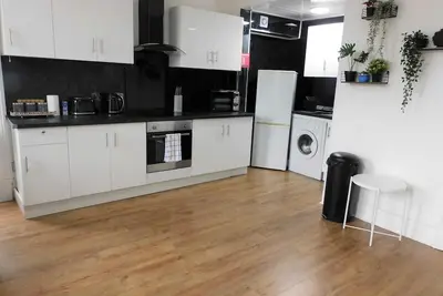 Image de Comfortable 4 bed Apt in Paisley Next to Station