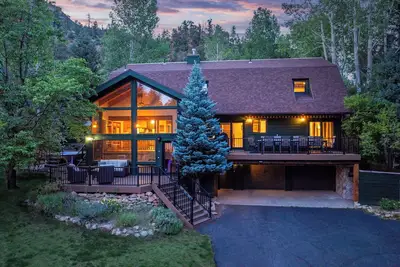 Image de Large 5 Bedroom 4 bath + hot tub 15 minutes to Purgatory or Durango 4 King beds