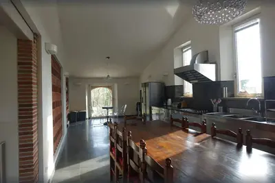 Image de Espaces modernes et nature intacte, cottage  piscine et jardin 3 km da Lucca