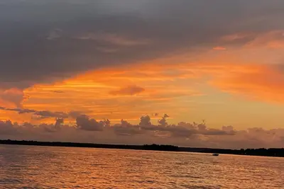 Image de Spacious 2 Br/2ba Condo at Vista Towers Shangri La