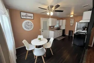 Image de Natural Light 2-bedroom with private parking