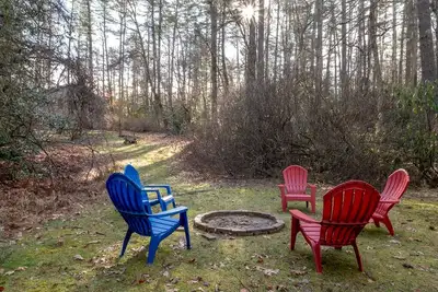 Image de Idle Hour minutes to Dupont State Forest or Pretty Place