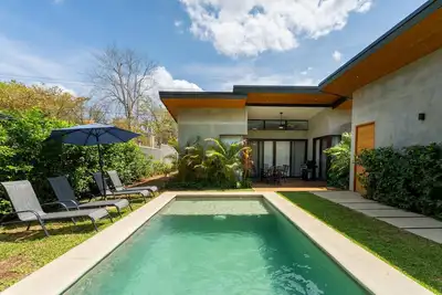 Image de Magnificent  Home with private pool - A couple of minutes from Playa Tamarindo