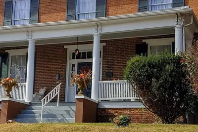 Image de Private Historic House, in Downtown Bristol Virginia!
