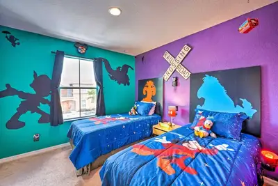 Image de Disney Themed Townhome for Families Minutes to Parks!
