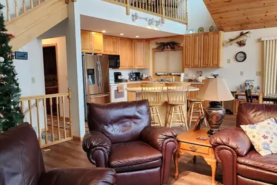 Image de Lakefront Deck w/ Unmatched View and Location - New Deck