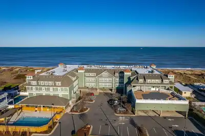 Image de First Flight Retreat 215: Oceanfront condo, Great Views & Easy Walk to Beach!