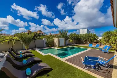 Image de Amazing 4br 3ba Villa @ Palm Beach w/ New Pool