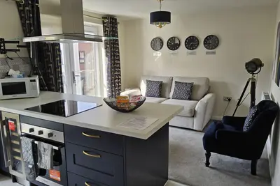 Image de 5 Star Luxury Small Cosy House with Lake View