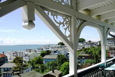 Image de Appartement de vacances \"Villa Bella Vista - Meerblick 6\" avec vue sur la mer, balcon et Wi-Fi.