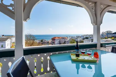 Image de Appartement de vacances \"Villa Bella Vista - Meerblick 3\" avec vue sur la mer, balcon et Wi-Fi.