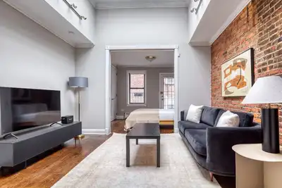 Image de Beautiful West Village 1br w/ Skylight & W/D, Prime Locale, by Blueground