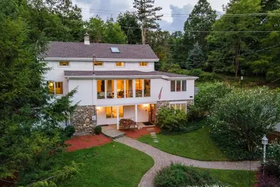 Image de Renovated 1850's Cottage on Storm King Mountain