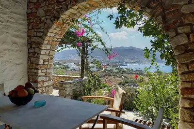 Image de Parian Beach House with Pool Access, walk to the Beach