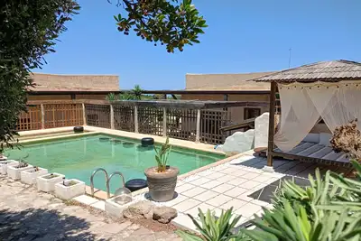 Image de \nEco-friendly Retreat ideal for 18 p\nNatural Cosmetics &Cooking workshops. \n\n