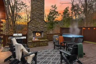 Image de Grand Mtn Splash ~ Indoor Pool, Arcade, Theater & More!