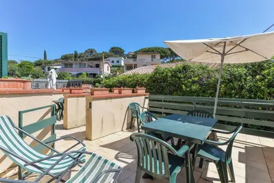 Image de Appartement de vacances \"Il Quadrifoglio 2\" près de la plage avec terrasse privée et Wi-Fi.