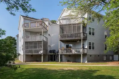 Image de Sunset Retreat 2 Bedroom Pet-Friendly Condo at Oyster Point