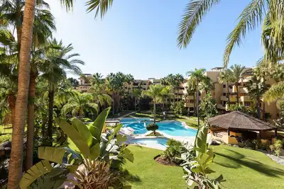 Image de Modern apartment with pool in Estepona close to the beach