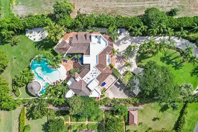 Image de Extravagant Golf Front Villa