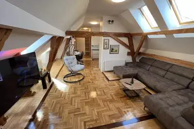 Image de La Luna ⭐⭐⭐⭐⭐ Rustic Deluxe Apartment with Pool & Jacuzzi Bikes and Parking