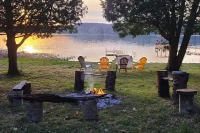 Image de 3 Bedroom Cottage on Maple Lake