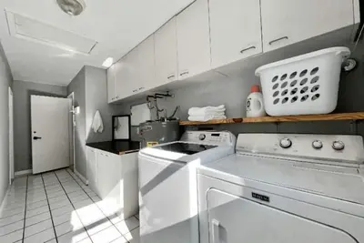 Image de Beautiful Single Family Home Convenient to Tampa/Hospital /Large fenced backyard