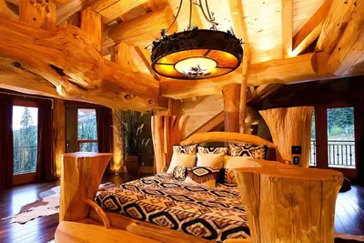Image de Stunning \"Timber Kings\" Log Chalet - Ski in / ski out!