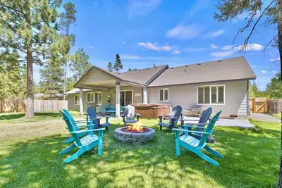 Image de Treehouse Retreat • Hot Tub • Game Room •River Fun