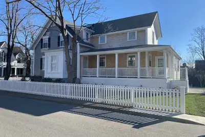 Image de Edgartown Historic, Remodeled, Luxury Home - In-Town, Beach Access, Ac, Parking