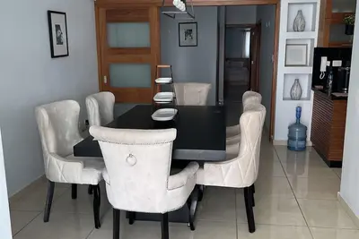 Image de Gorgeous Condo *amazing location*