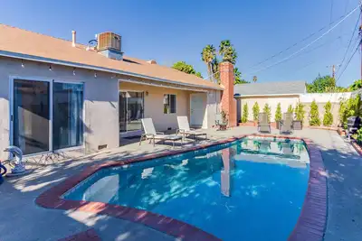 Image de 5 Bedroom Charmer with Pool