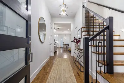 Image de Beautiful Contemporary 4br near Downtown Dallas