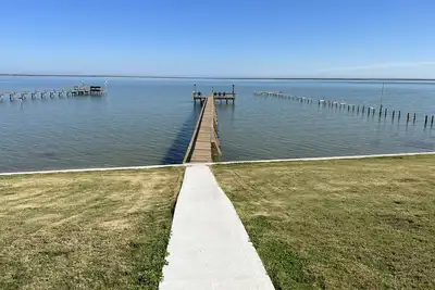 Image de Baffin Bay Waterfront with Fishing Pier and Observation Deck!